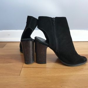 Urban Outfitters Suede black sandal booties